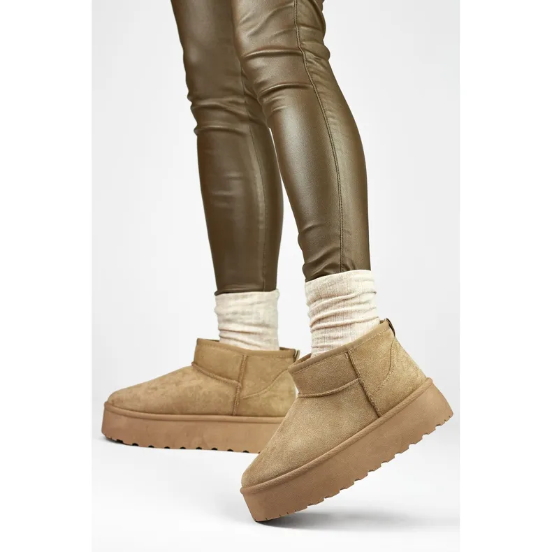 Beige platform snow boots