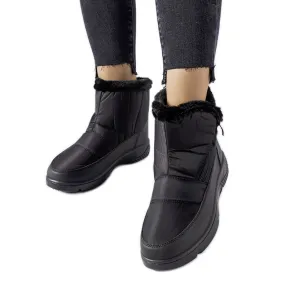 Black Judithe insulated snow boots with a zipper