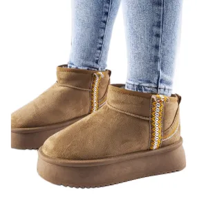 Dark beige snow boots with a Scavi platform