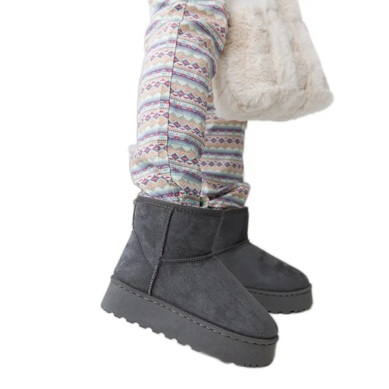 Gray insulated snow boots on the Tucson platform grey