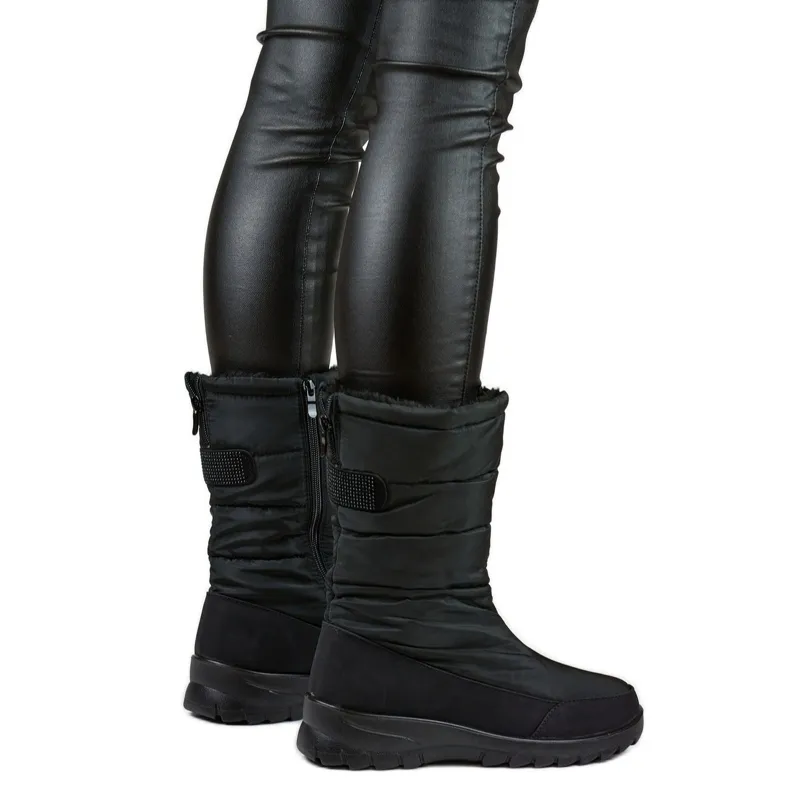 High, comfortable winter snow boots with fur zippers black