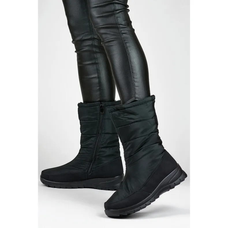 High, comfortable winter snow boots with fur zippers black