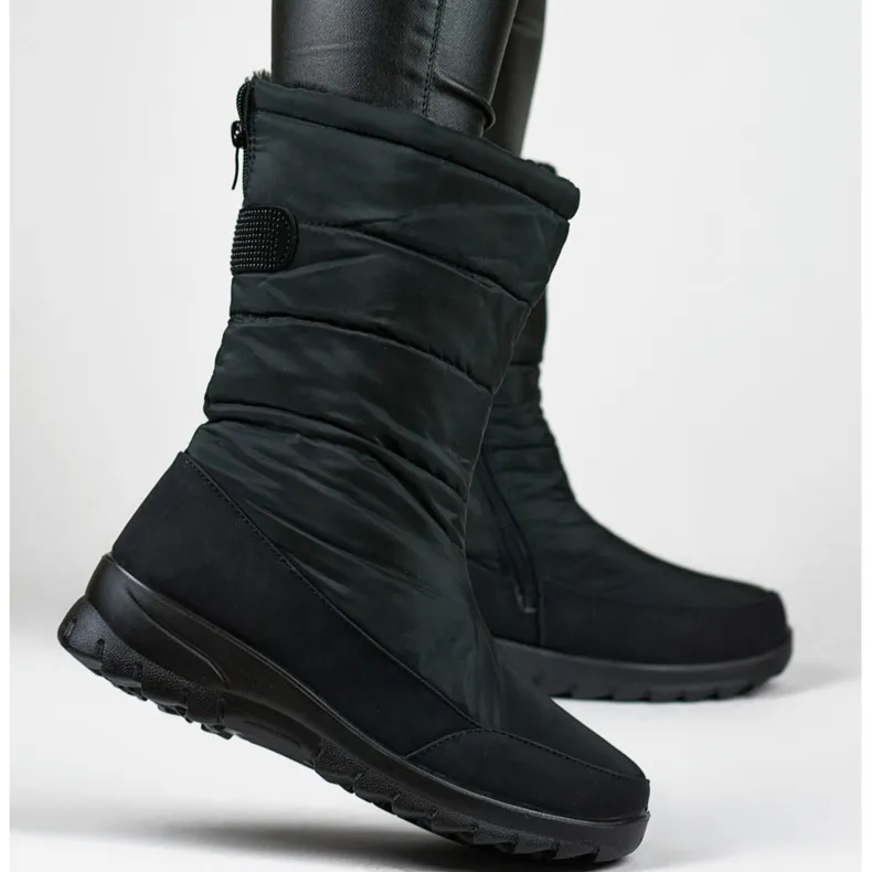 High, comfortable winter snow boots with fur zippers black