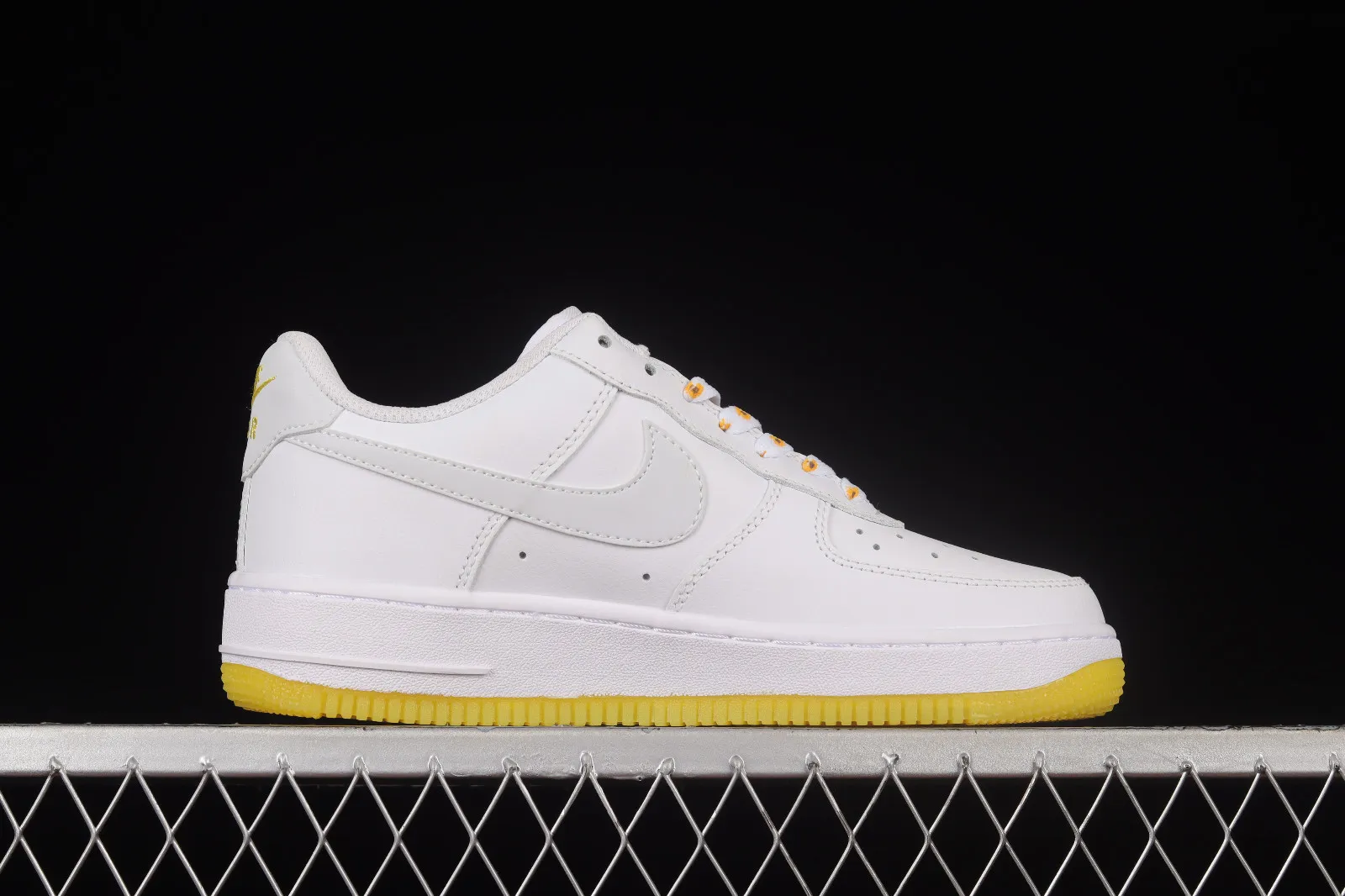 Nike Air Force 1 07 Low White Yellow Metallic Gold CR6566-098