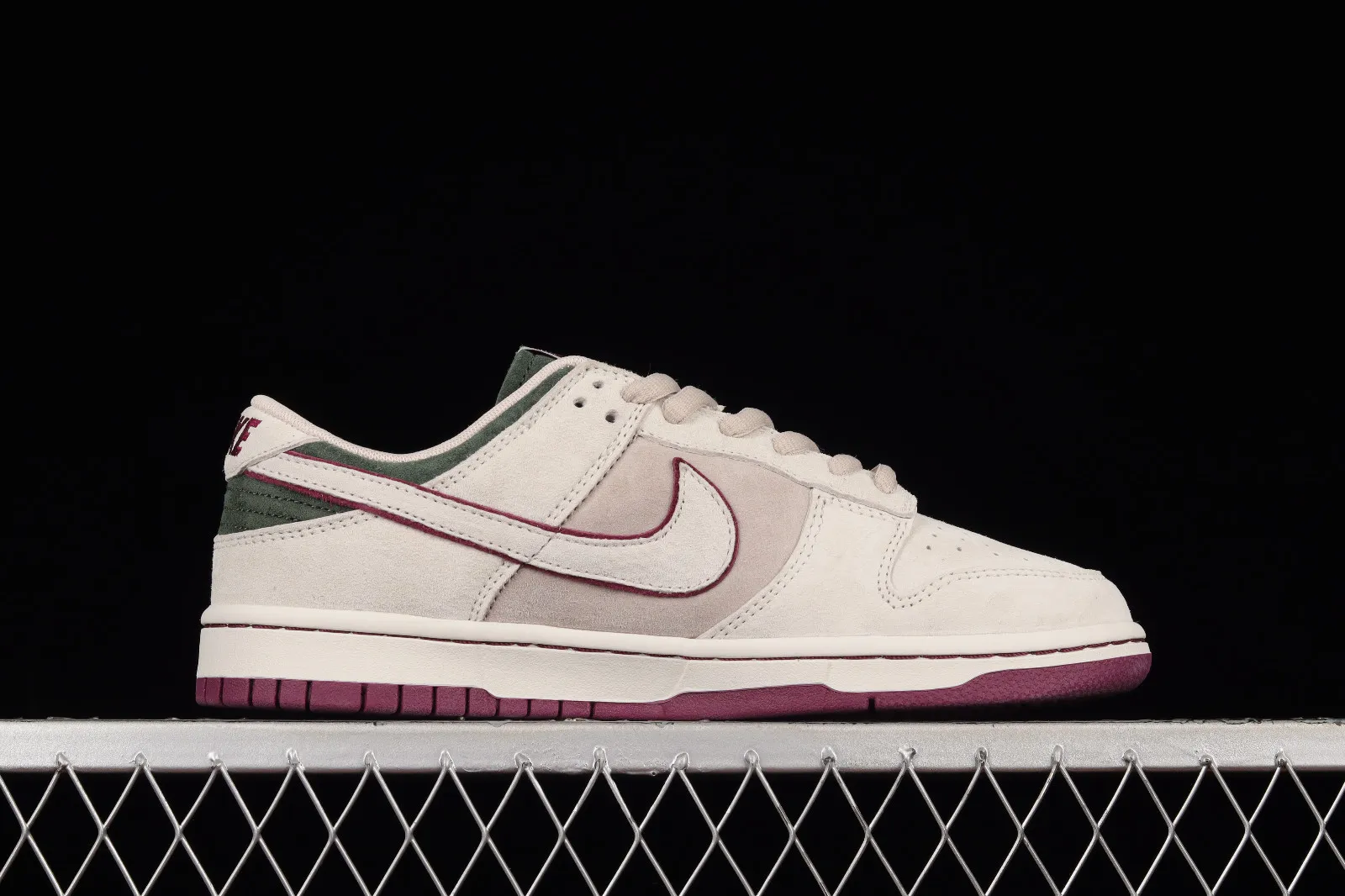 Otomo Katsuhiro x Nike SB Dunk Low Steamboy OST Grey Dark Pink Green LF0039-013