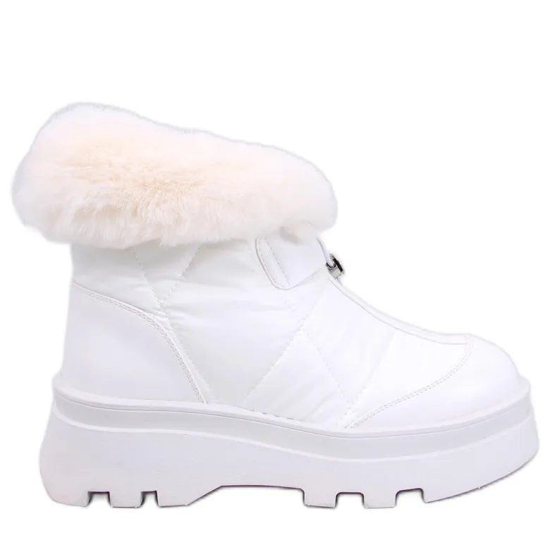 Tavaris White snow boots with fur