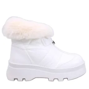 Tavaris White snow boots with fur