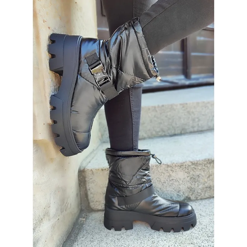 Women's black snow boots