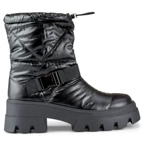 Women's black snow boots