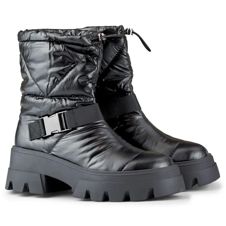 Women's black snow boots