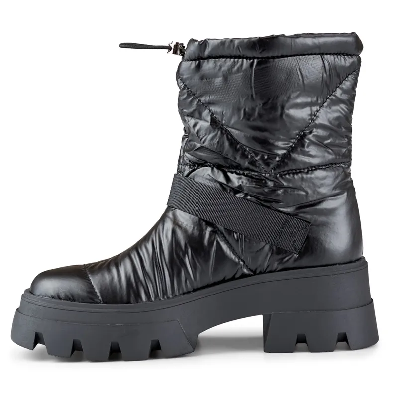 Women's black snow boots