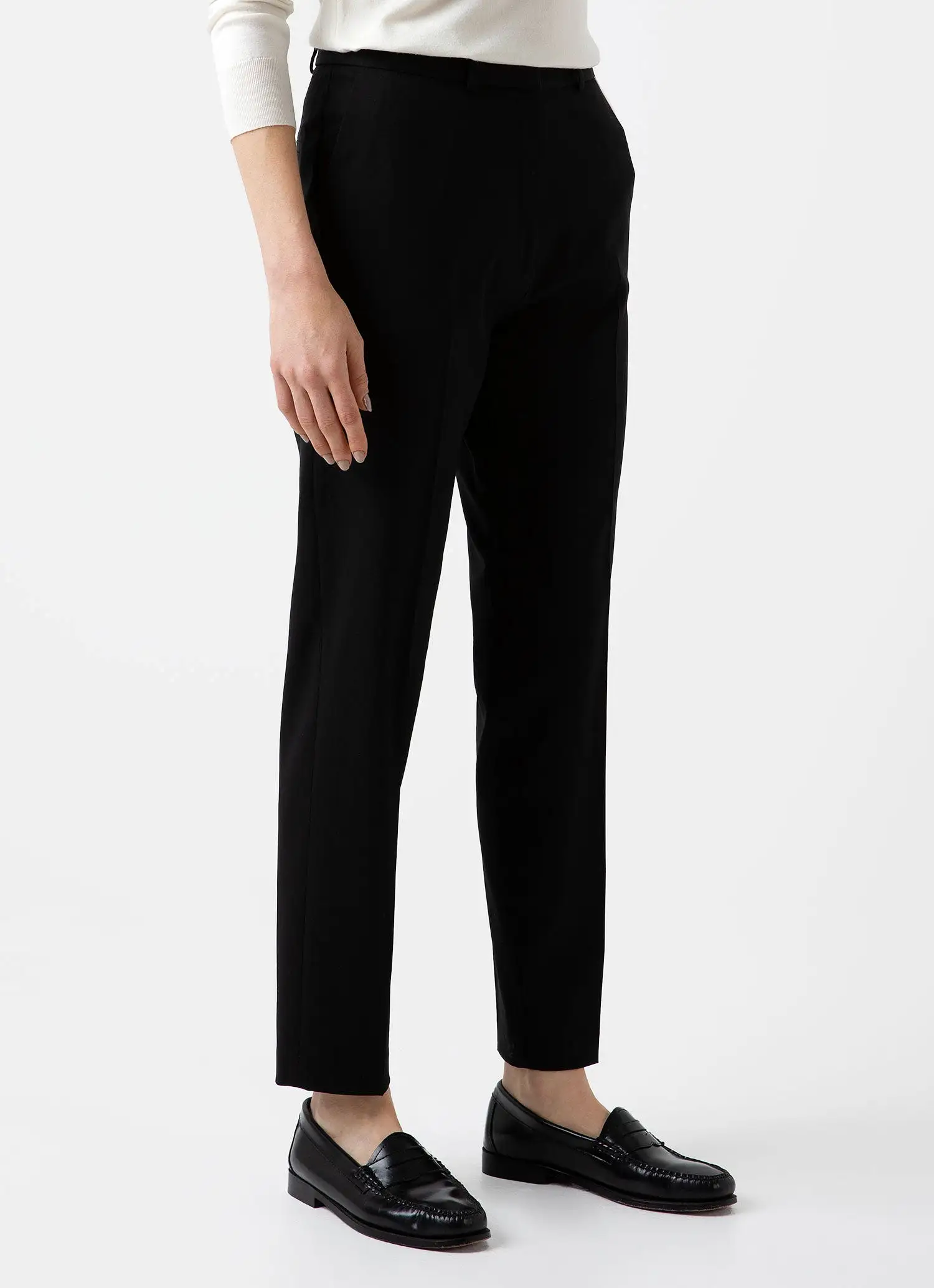 Women's Tapered Trouser in Black